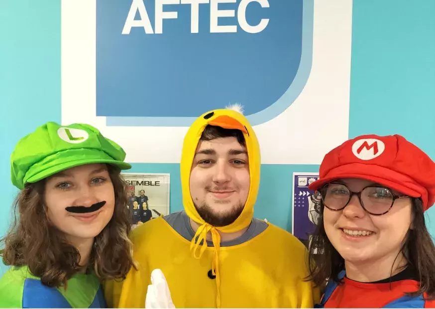 Nos étudiants de l'école de commerce AFTEC Caen déguisés pour le carnaval étudiant 2